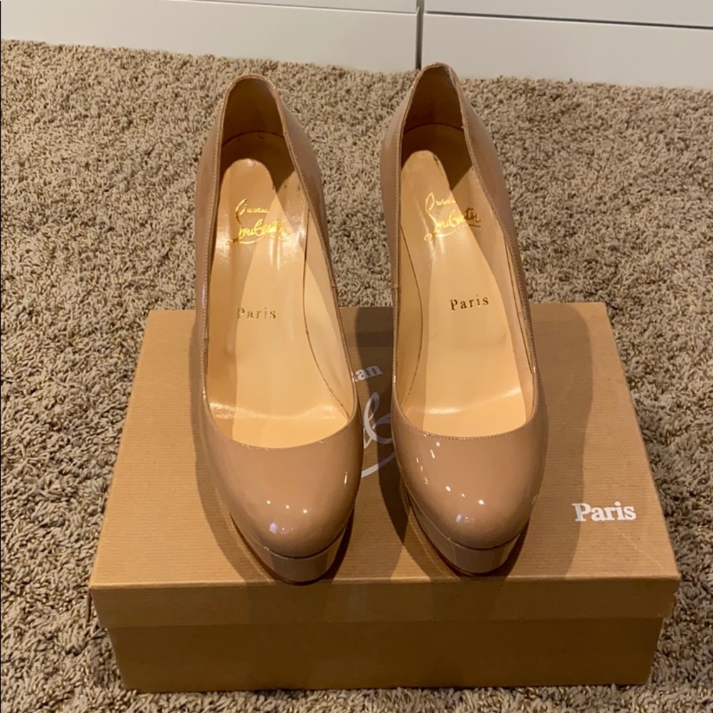 Size 38 tan louboutin heels